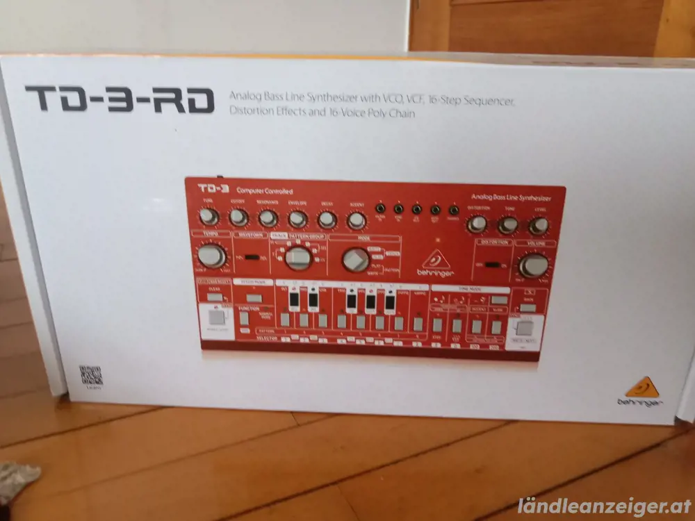 Behringer TD-3 303 Roland Klon Behringer TD-3 303 Roland Klon