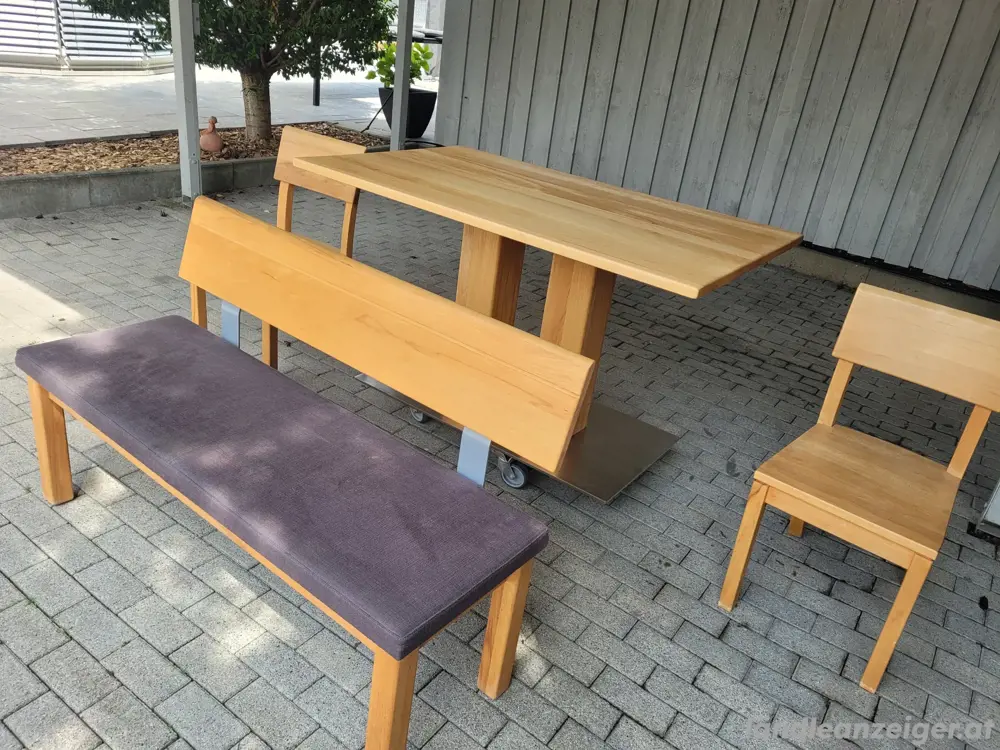Esstisch mit Sitzbank + Stühle Esstisch mit Sitzbank + Stühle