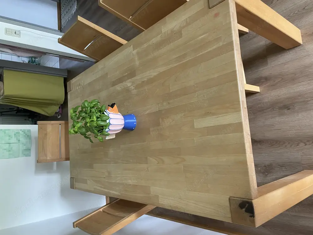 Holztisch mit 5 Stühlen Holztisch mit 5 Stühlen