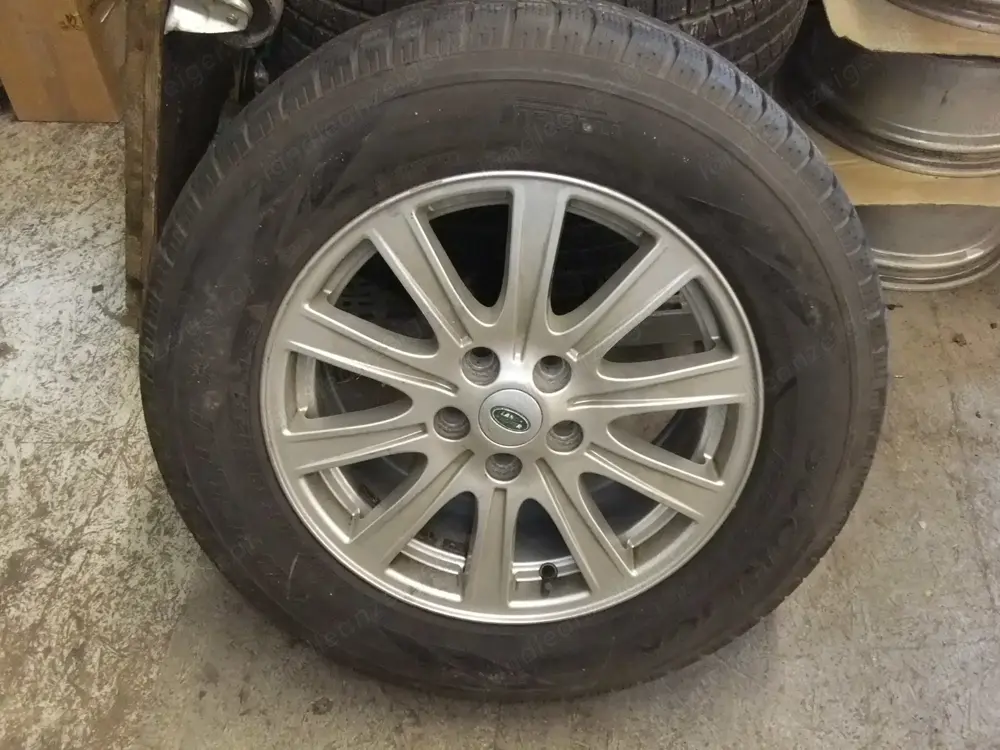 4 x Alufelgen mit Winterreifen passend für Land Rover 4 x Alufelgen mit Winterreifen passend für Land Rover