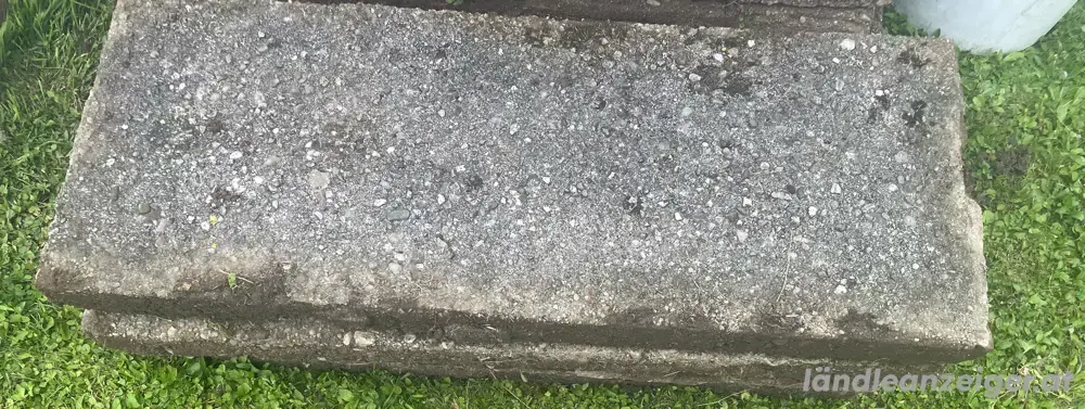 Betonplatten ca. 15 Stk. zu verschenken Betonplatten ca. 15 Stk. zu verschenken