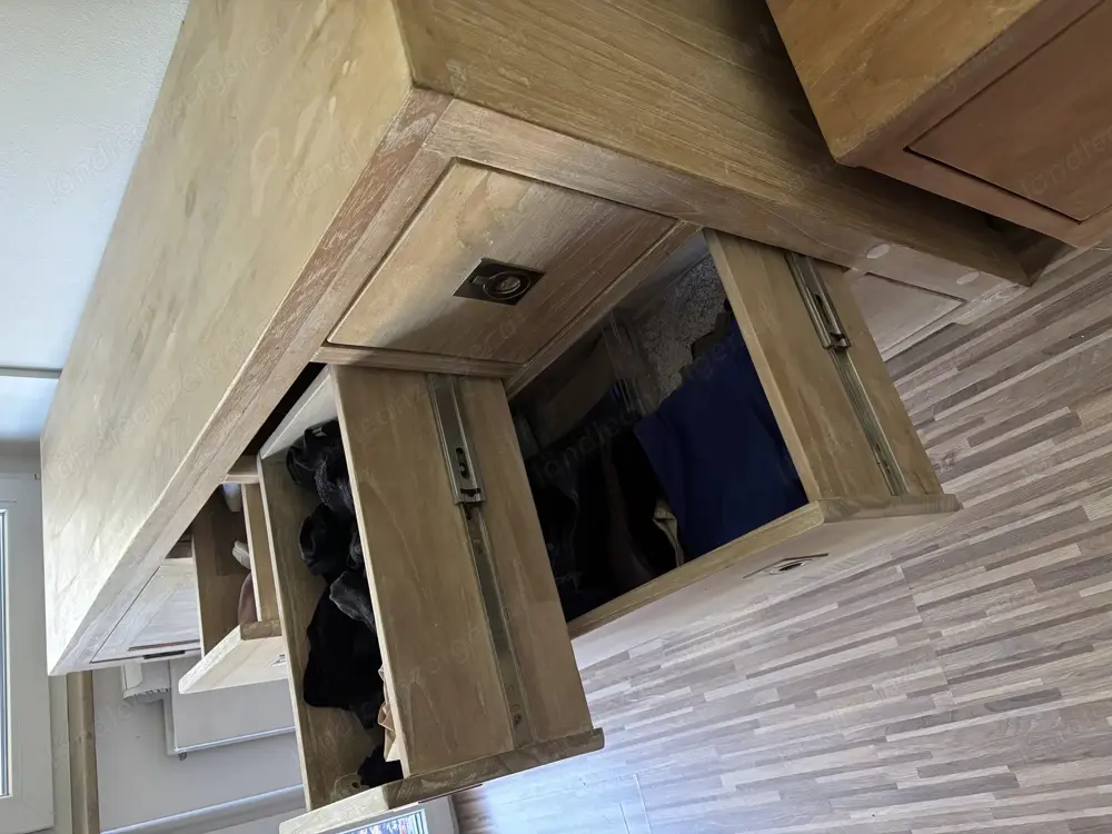 Kommode aus Holz Kommode aus Holz
