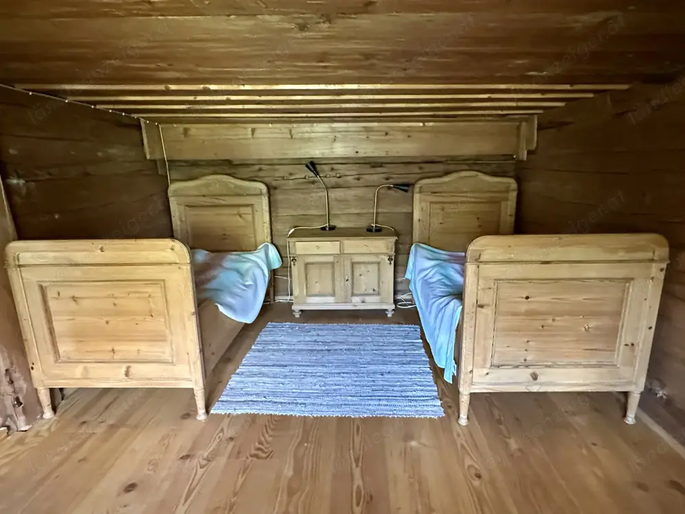 2x antikes Bauernbett Kinderbett Jugendbett Massivholz 95 x 195 cm mit maßgefertigter Matratze
