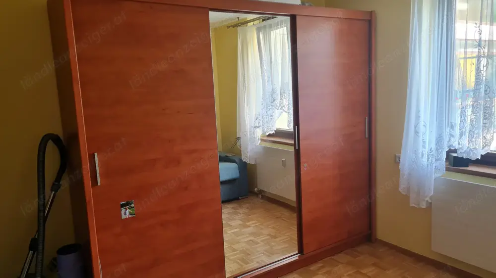Ein Schrank zum verschenken Ein Schrank zum verschenken