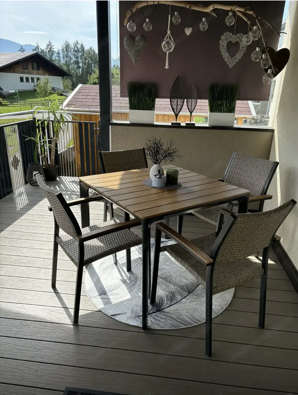 Sitzgruppe mit 4 Stühlen Sitzgruppe mit 4 Stühlen