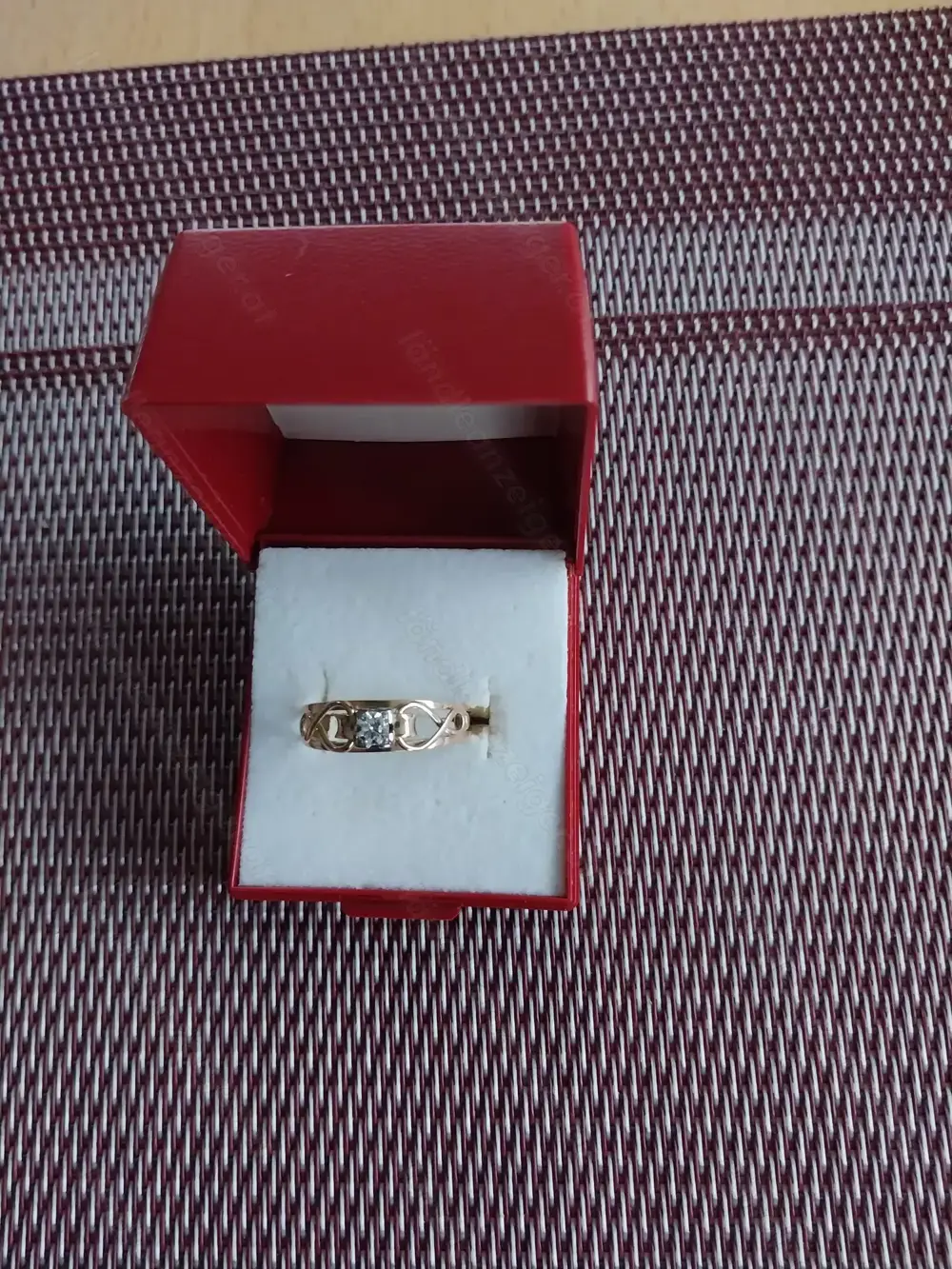 Gold ring 585 14 K 1brilant ringgröße 63,200 mm 3gram,280,00 Gold ring 585 14 K 1brilant ringgröße 63,200 mm 3gram,280,00