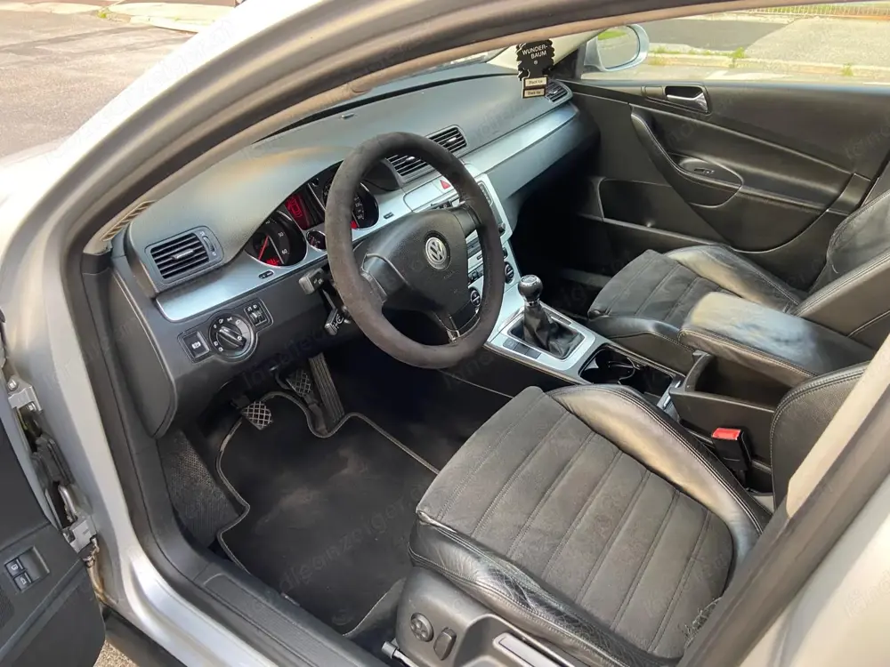 VW Passat Highline 2,0 TDI Limousine VW Passat Highline 2,0 TDI Limousine