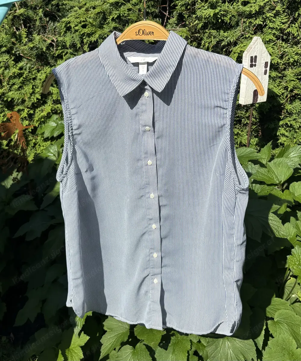 Ärmellose blau gestreifte Bluse von H&M Ärmellose blau gestreifte Bluse von H&M
