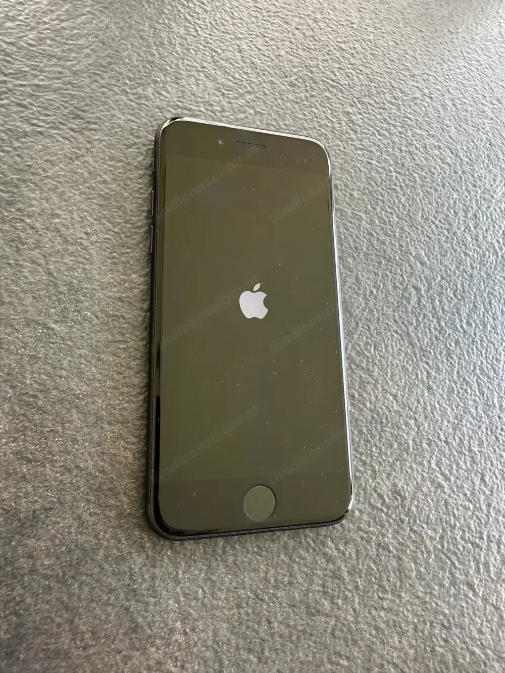 iPhone 8 32GB iPhone 8 32GB