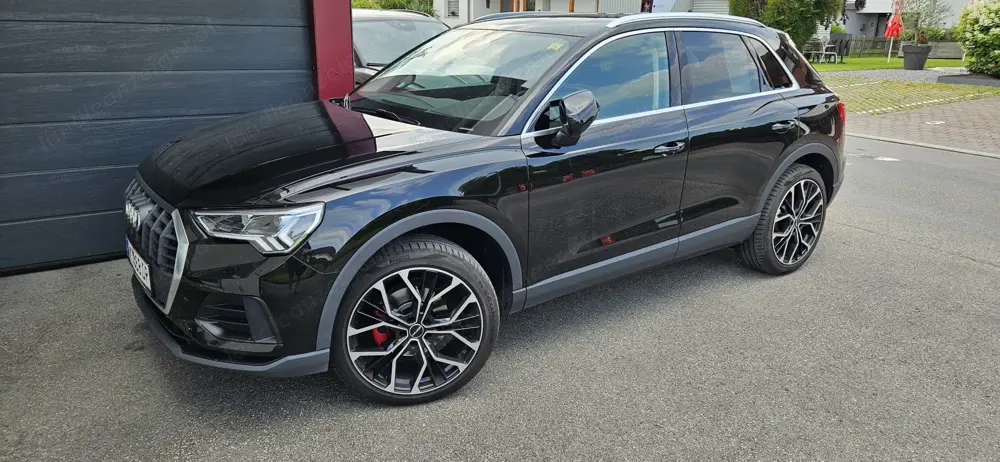 Audi Q3 35 TFSI S-tronic SUV Geländewagen Audi Q3 35 TFSI S-tronic SUV Geländewagen