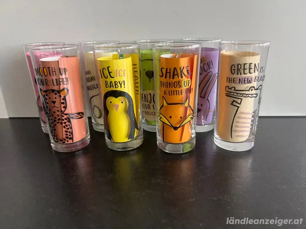 8 Trinkgläser mit Motiven 8 Trinkgläser mit Motiven