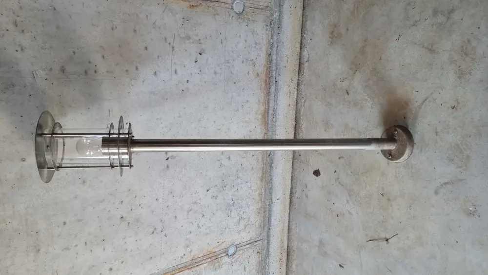 Außenlampe 1,1 m hoch Außenlampe 1,1 m hoch