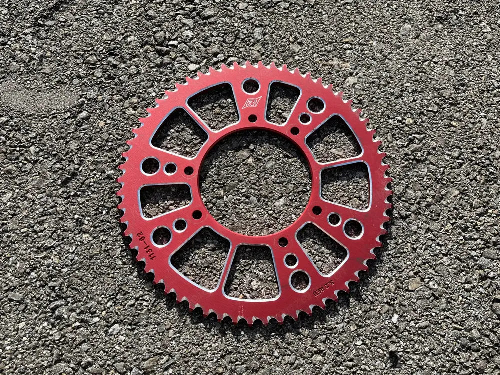Kettenrad Rot 62 Zähne für (50ccm Moped) Kettenrad Rot 62 Zähne für (50ccm Moped)