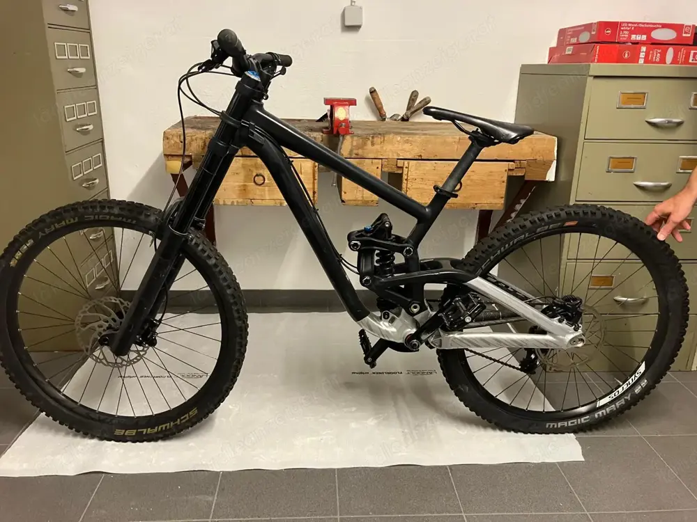 Downhill Scott Gambler 720 mit Rahmen Größe M