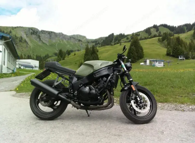 Yamaha FZR 500 - Motorrad Yamaha FZR 500 - Motorrad