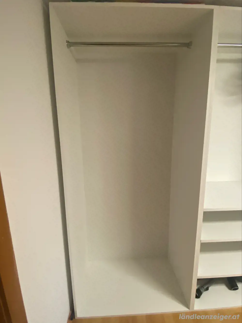 Kleiderschrank