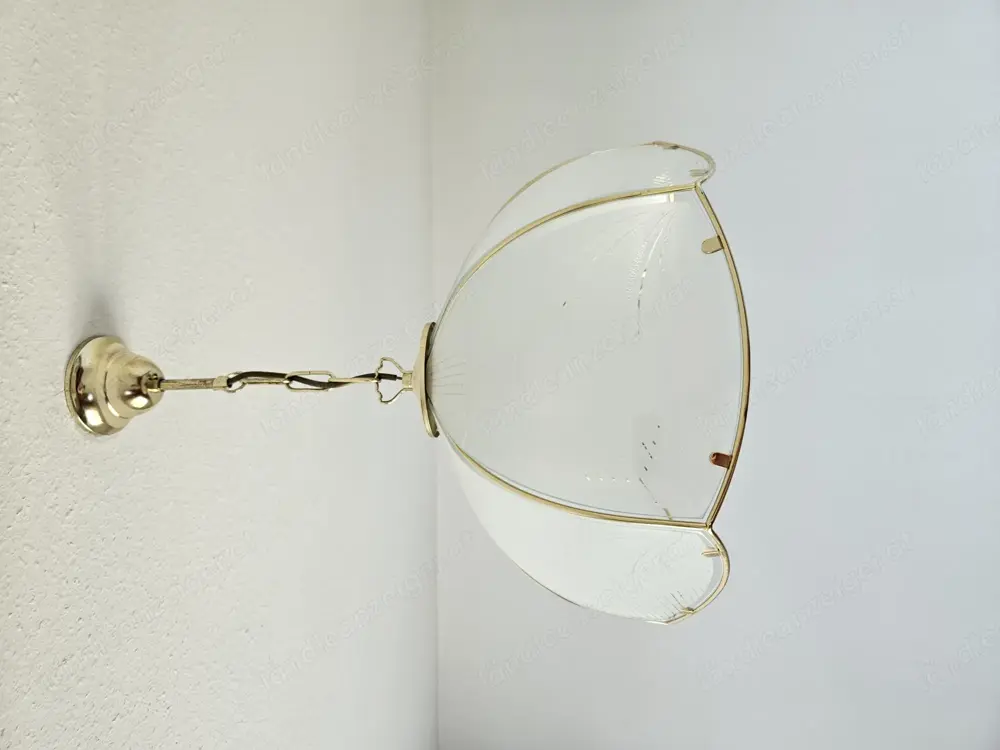 edle Hängelampe mit Glasschirm edle Hängelampe mit Glasschirm