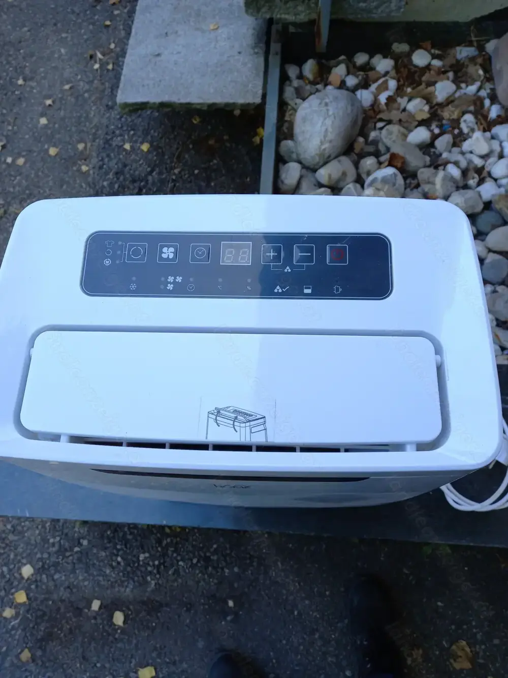 RAUMENTFEUCHTER Luftentfeuchter für Keller oder andere Räume. RAUMENTFEUCHTER Luftentfeuchter für Keller oder andere Räume.