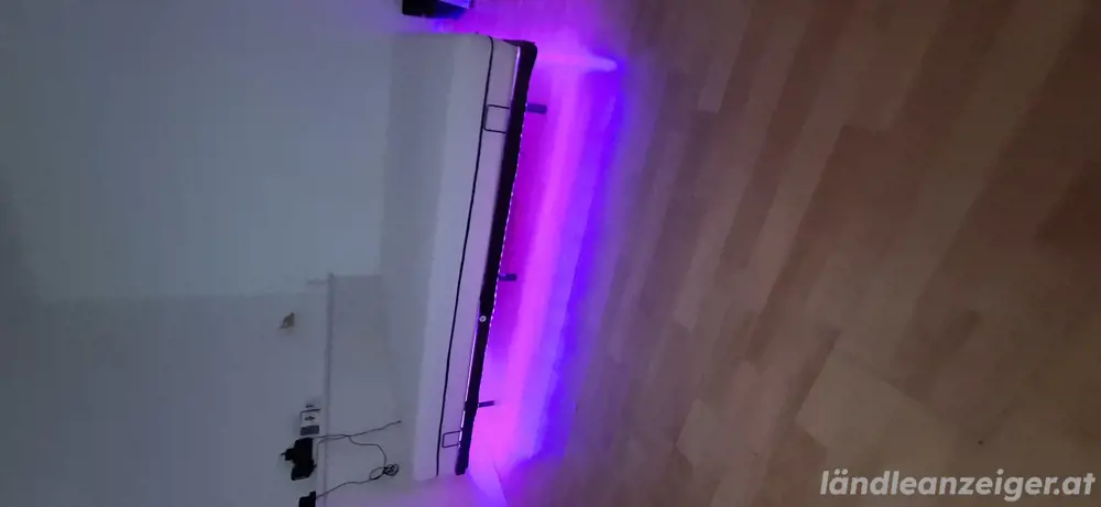 Bett mit Matratze 180x200 zu Verschenken Bett mit Matratze 180x200 zu Verschenken