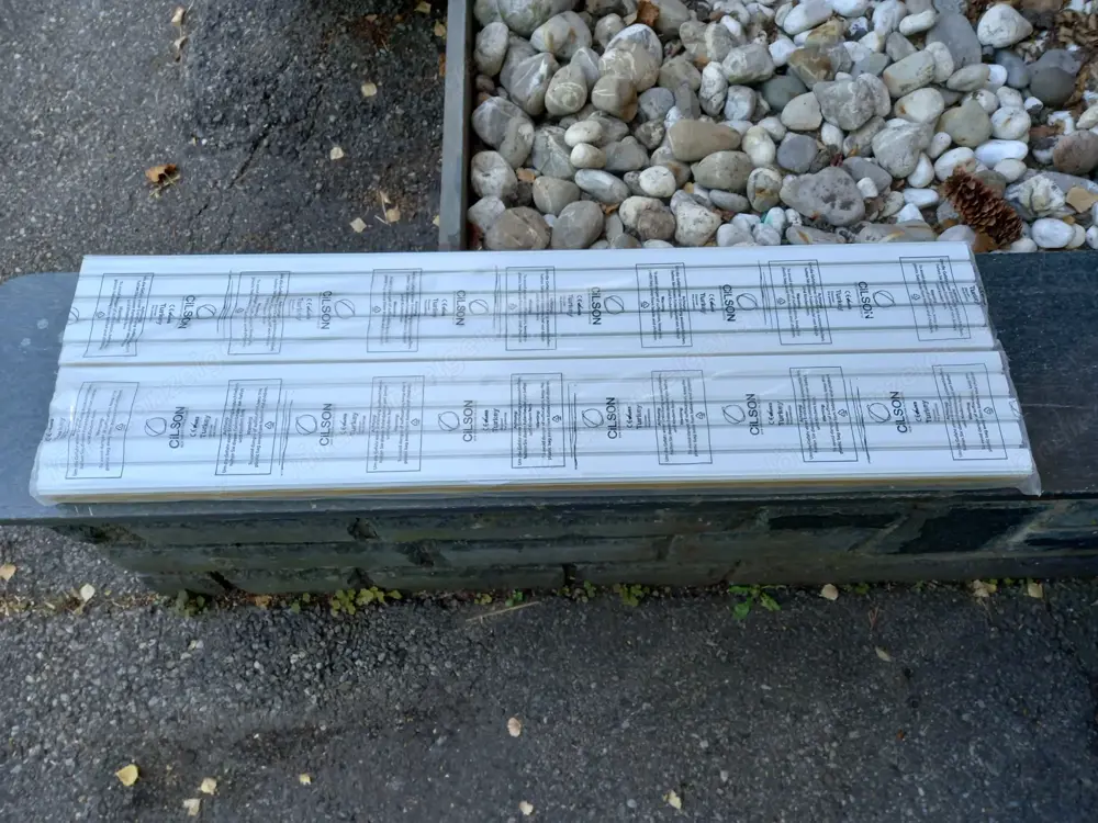 Kabelkanal weis 20 Stück zu je einem Meter selbstklebend Kabelkanal weis 20 Stück zu je einem Meter selbstklebend