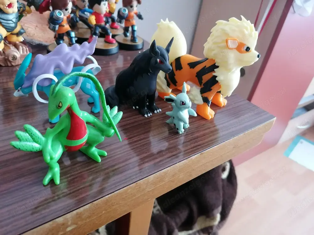 Pokémon Sticker Figuren Pokebälle - wird auch einzeln verkauft   getauscht