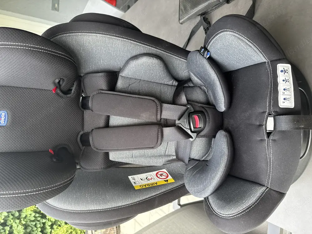Chicco Kindersitz mit Baby Einsatz 