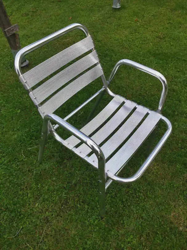 Suche Gartenstuhl !!