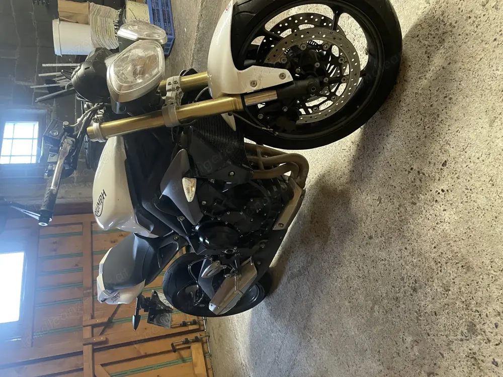 Motorrad Triumph Street Triple 675