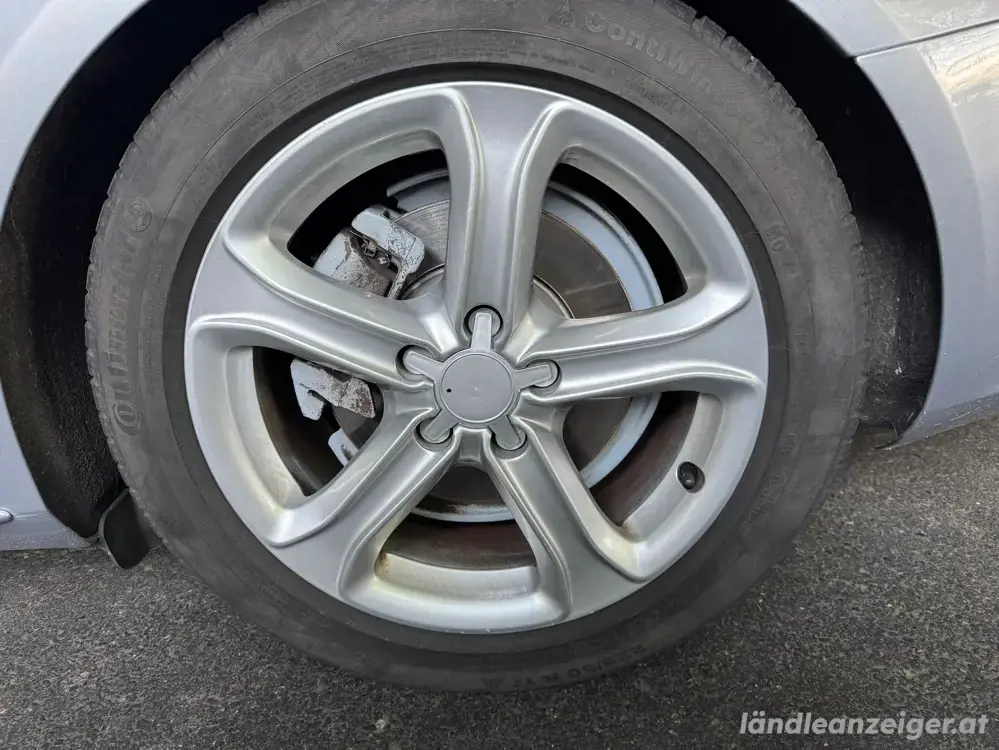Audi A4 B8 Alufelgen 7.5 x 17 Zoll 225 50 17 Winterreifen Audi A4 B8 Alufelgen 7.5 x 17 Zoll 225 50 17 Winterreifen