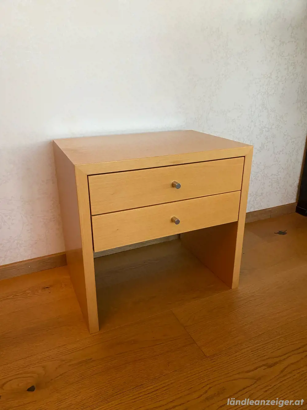 Nachtkästchen Nachtkästchen