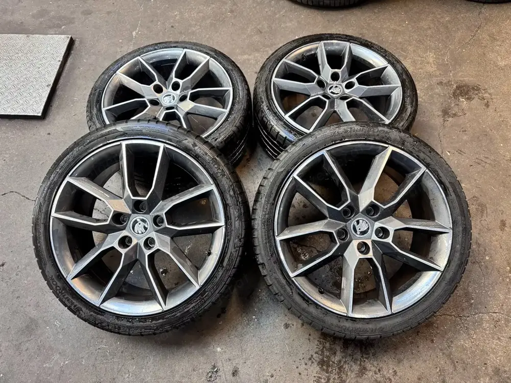 Skoda Octavia RS 18 Zoll Alufelgen mit sehr guter Bereifung   Top Zustand!