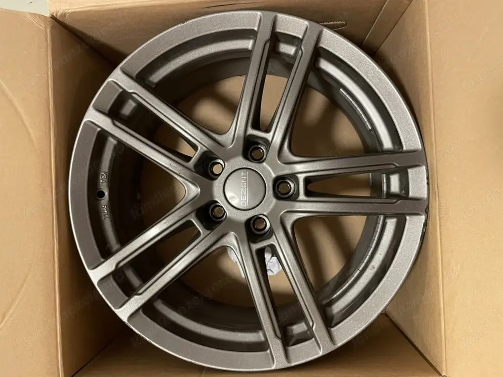 Tesla Model 3 Dezent Alu Felge 18 Zoll 1 Stk. Tesla Model 3 Dezent Alu Felge 18 Zoll 1 Stk.