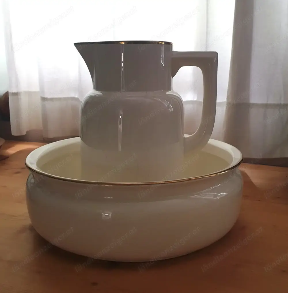 Waschschüssel mit Krug Waschschüssel mit Krug