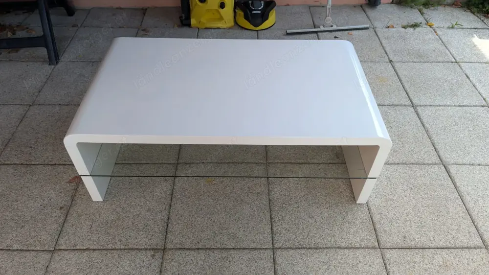 Beistelltich oder Wohnzimmertisch weis mit Glasplatte