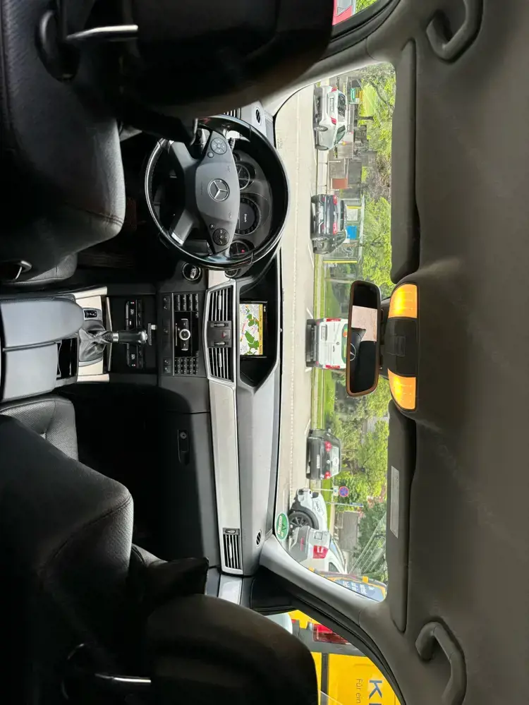 Mercedes Benz