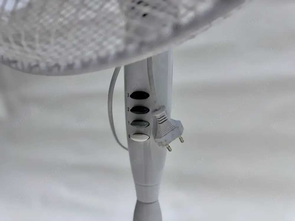 Stand Ventilator