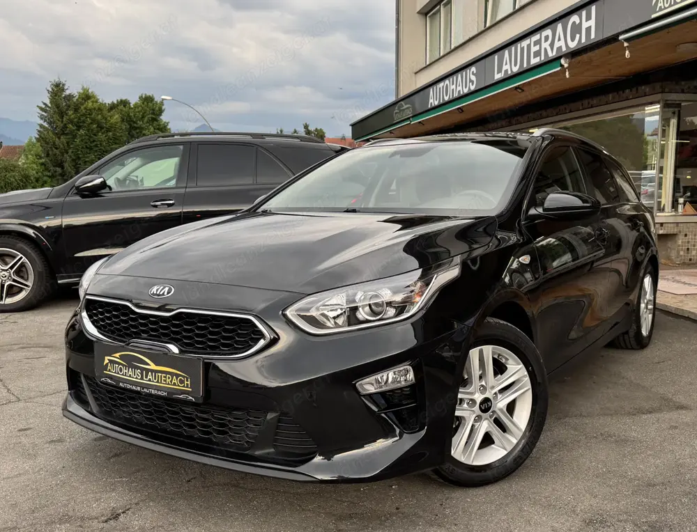 Kia Ceed SW   cee'd SW 1,4 MPI Silber *1.BESITZ* Kamera *APP *SHZ *NAVI