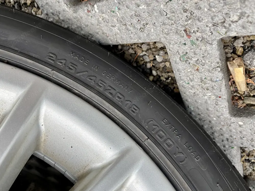 Dunlop Sommerreifen 245 45R18 