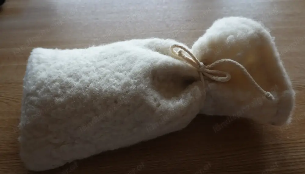 Kirschkernsäckchen (650 g) und "Geheimnisse der Hausmedizin" (Buch)