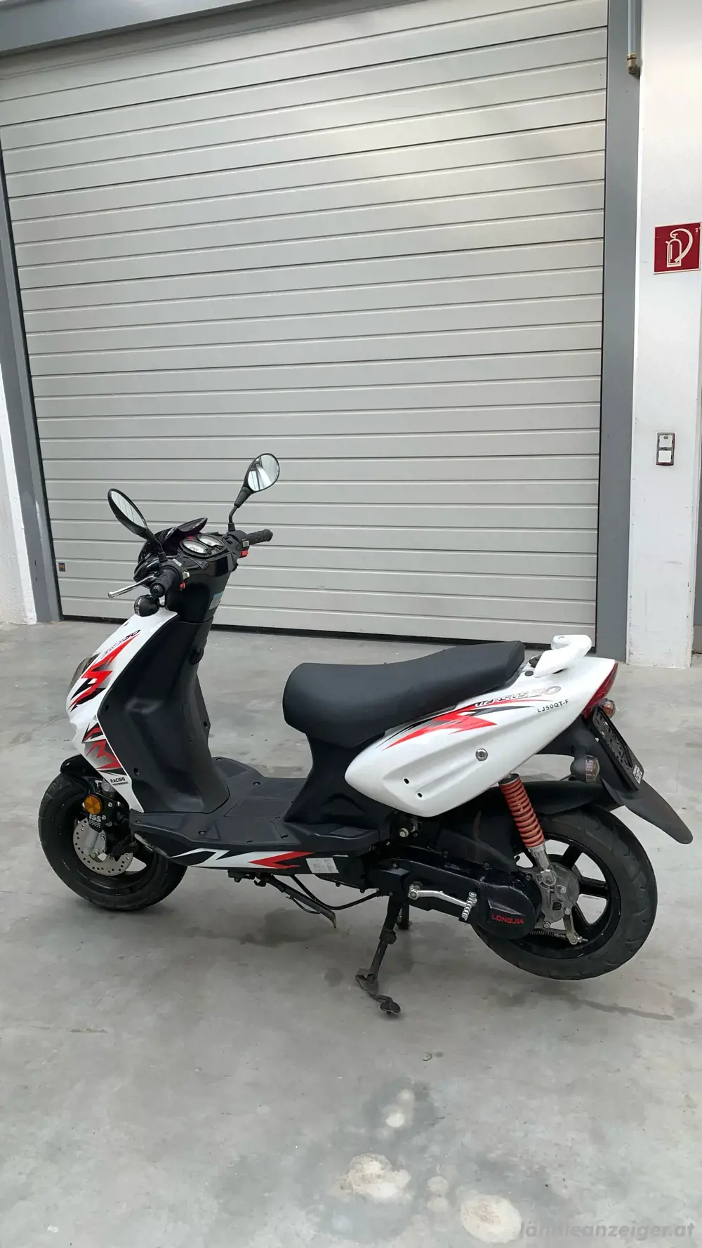 Moped   Mopedroller Longjia Versus