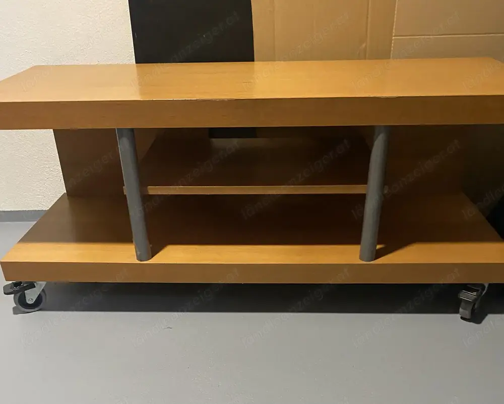 Fernsehmöbel oder Rollwagen