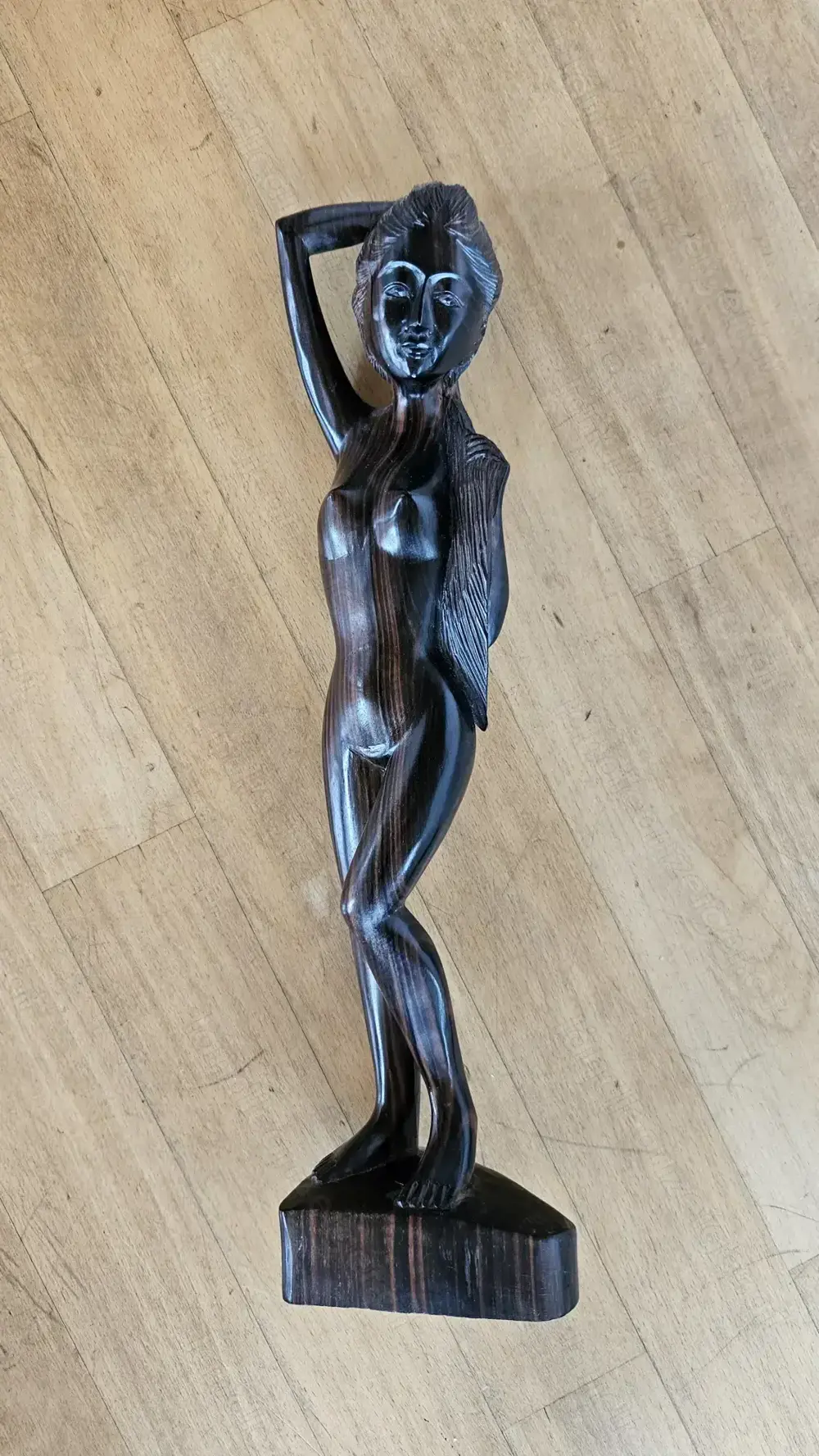 Handgeschnitzte Holzfigur   stehende Frau, 36,5 cm, Nachlass