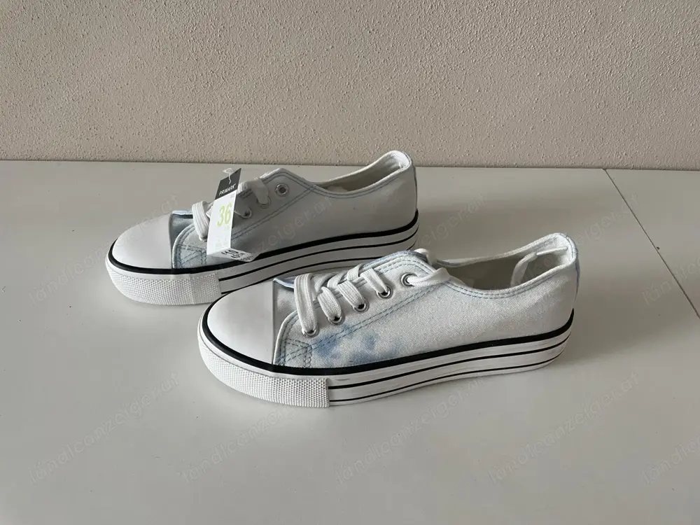 Canvas Schuhe weiß hellblau Größe 36 NEU und ungetragen - "Converse All Star Look"