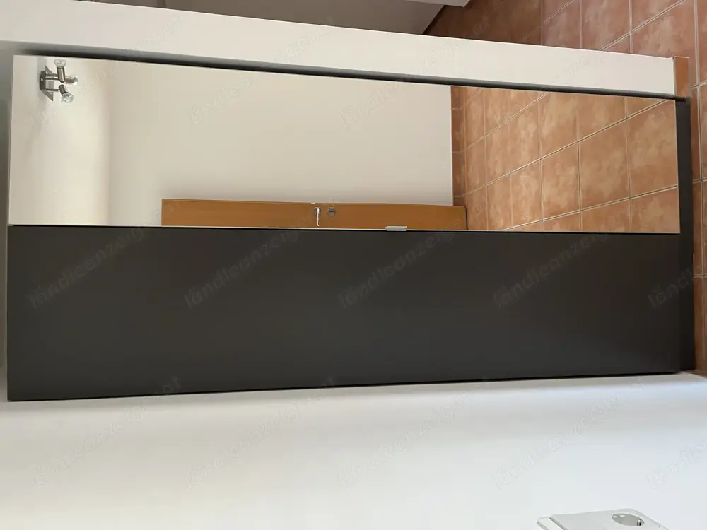 Spiegel-Schrank mit Soft Close Türen