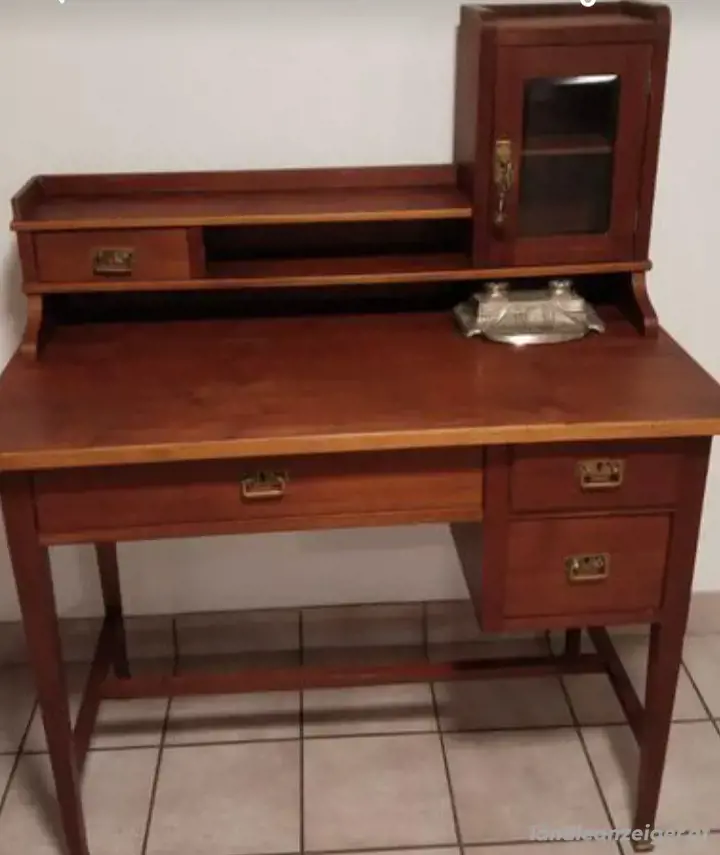 antiker Schreibtisch