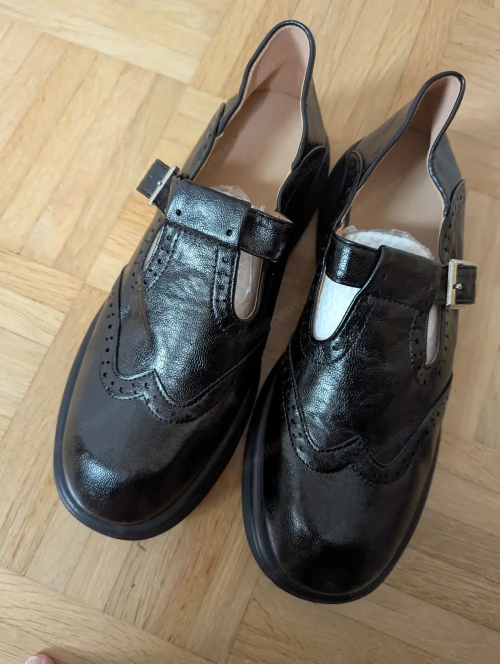 Schwarze Schuhe NEU, Gr. 39