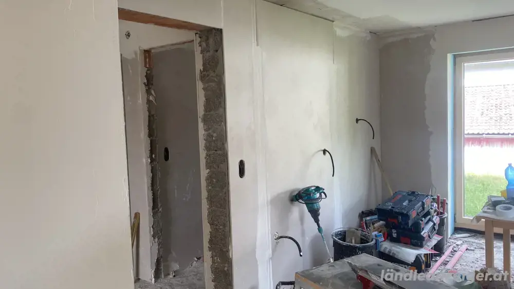 Maler mit Berufserfahrung malt ihre Wohnung Haus Fassade sauber schnell und zu einem fairen Preis