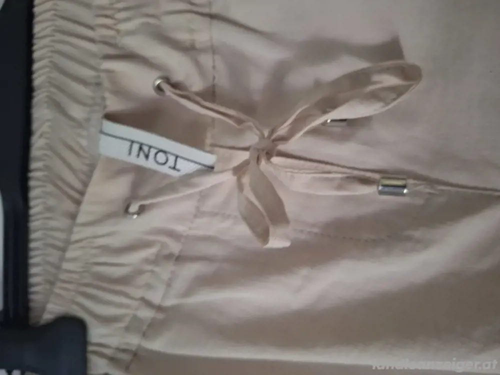 TONI Hose neu