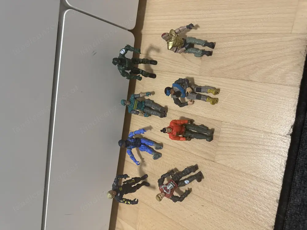  Actionfiguren je 0,50  .