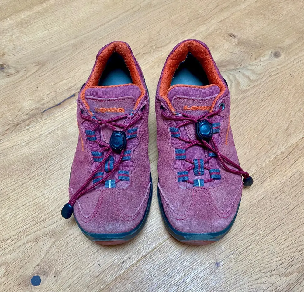 Turnschuhe Goretex, Größe 28